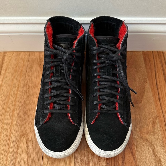 Nike Shearling Lined High Top Suede Sneakers - Picture 4 of 11